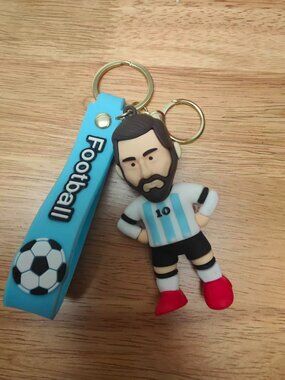 Rubber number 10 Messi shirt keychain.